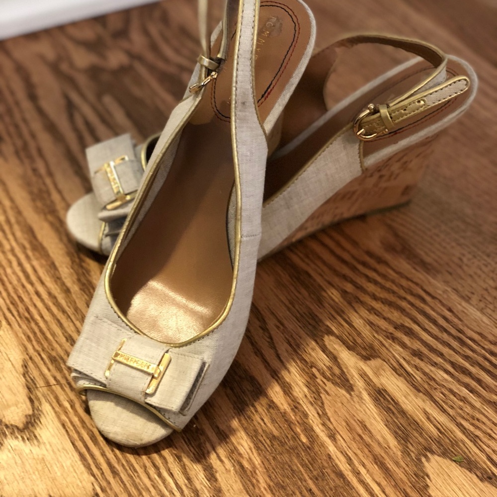 Peep Toe Wedges 7.5 Natural/Cream/Wheat Color